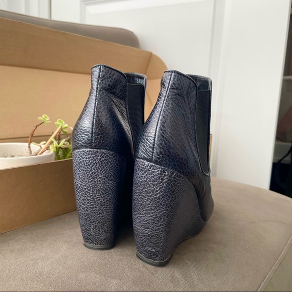 Circus by Sam Edelman Navy Leather Wedge Boots Size 6 - Picture 5 of 5